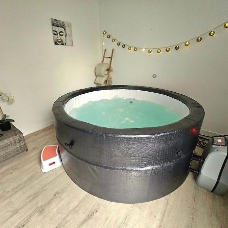 Le Pont T3 Etoile Avec Jacuzzi Apartman Saint-Méloir-des-Ondes Kültér fotó